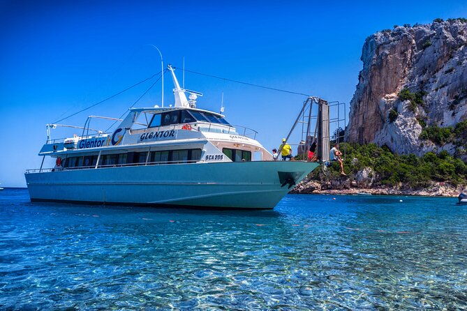 mini-cruise-in-the-gulf-of-orosei-on-the-glentor-motor-ship