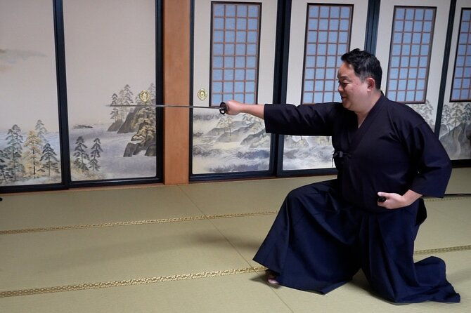 miyazaki-kyushu-wear-armor-and-become-a-shogun-at-a-castle
