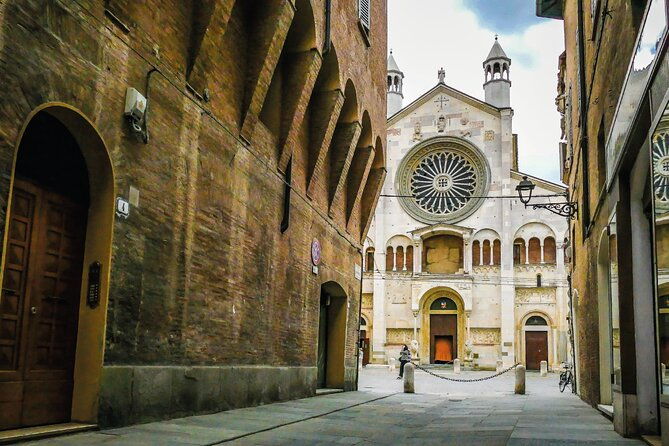 modena-walking-tour-with-audio-and-written-guide-by-a-local