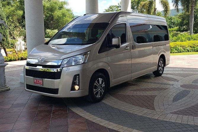 montego-bay-airport-to-jewel-dunns-river-private-transfer