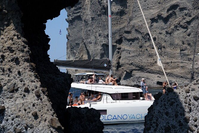 morning-caldera-cruise-with-bbq-meal-and-drinks-2