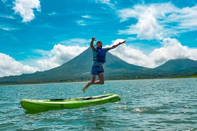 morning-kayaking-by-arenal-lake