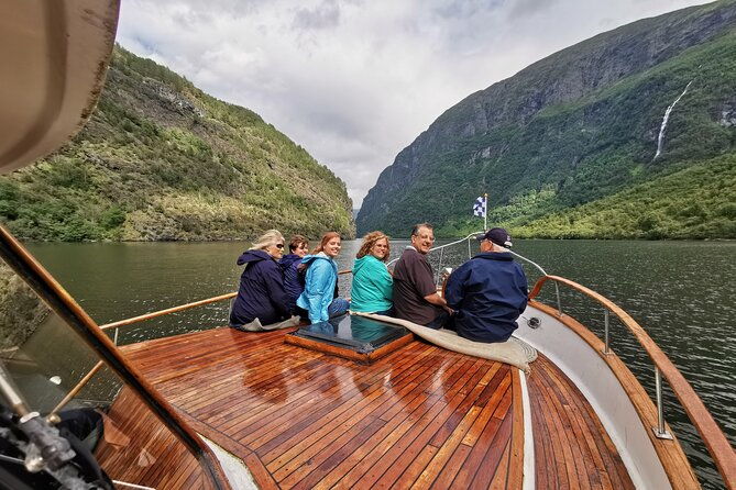 mostraumen-private-pontoon-cruise