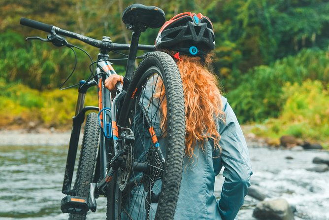 mountain-bike-lake-arenal-and-volcano-backroads