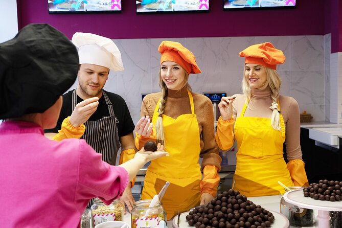 mozart-kugel-workshop-in-chocolate-museum-vienna-bo-yo-2