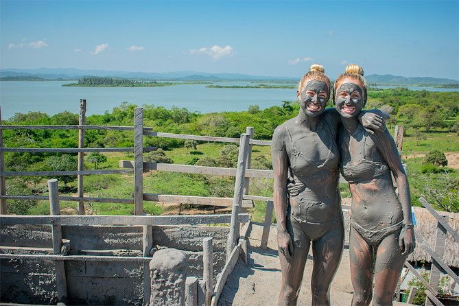 mud-volcano-beach-time-and-gastronomic-private-experience-from-cartagena