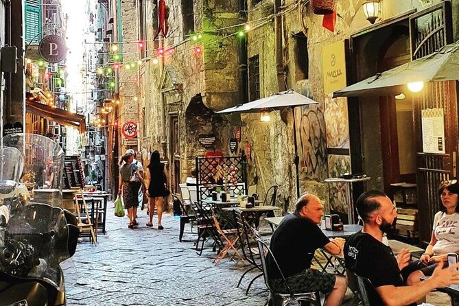 napoli-pub-crawl-in-the-old-town