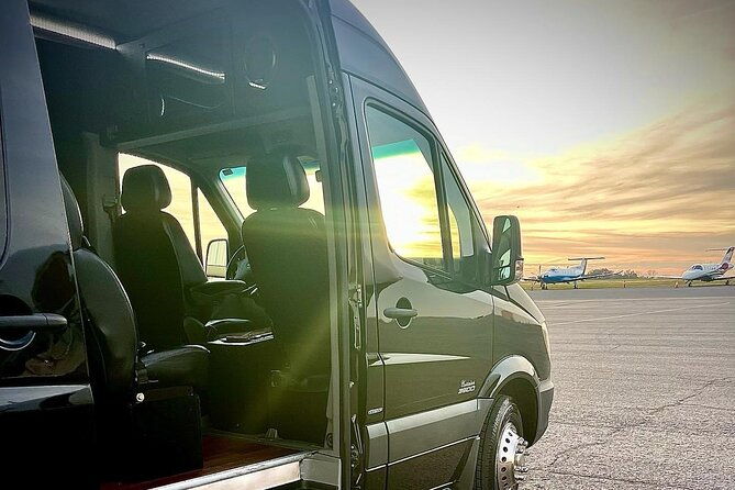 nashville-airport-private-transportation-for-6-13-passengers