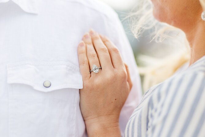 nashville-private-couples-photoshoot-on-the-riverfront