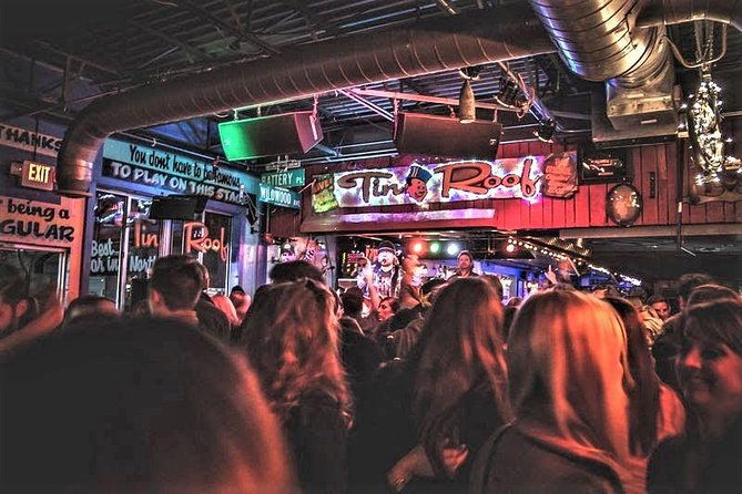 nashville-public-party-bus-with-bartender-and-dj-21