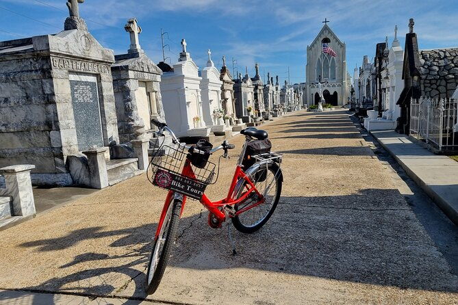 new-orleans-french-quarter-cemetery-bike-tour
