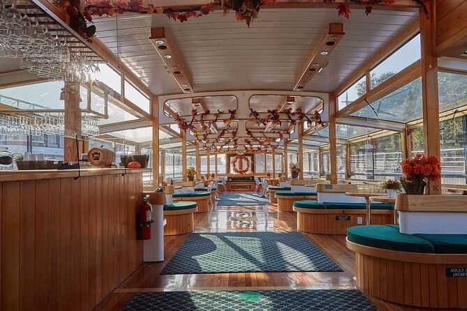 new-york-afternoon-fall-foliage-cruise-with-lunch