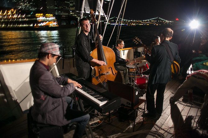 new-york-harbor-wine-and-jazz-sail-aboard-clipper-city-2