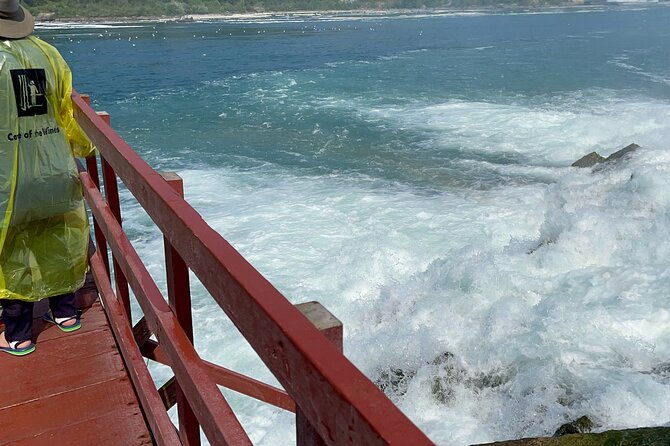 niagara-falls-cave-of-the-winds-afternoon-tour-2