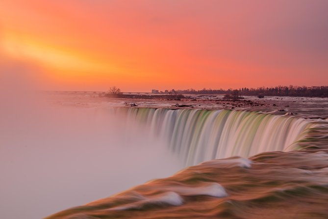 niagara-falls-usa-day-night-small-group-tour-plus-dinner-2