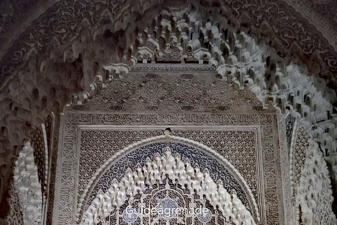 night-tour-of-alhambra-and-the-nasrid-palaces