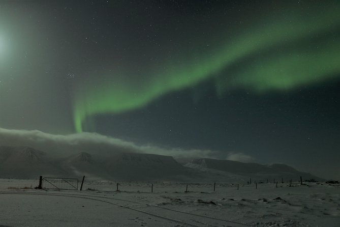 northern-lights-4x4-jeep-van-tour-from-akureyri