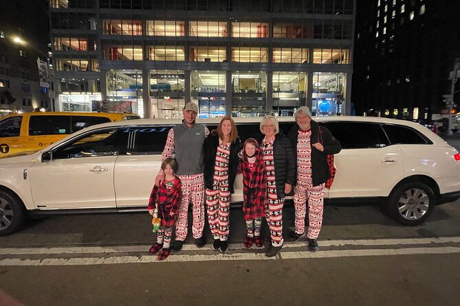 nyc-christmas-lights-tour-by-limousine-manhattan-dyker-heights
