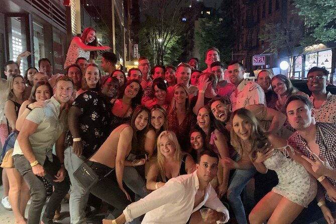 nyc-pub-crawl-with-rooftop-clubbing-experience