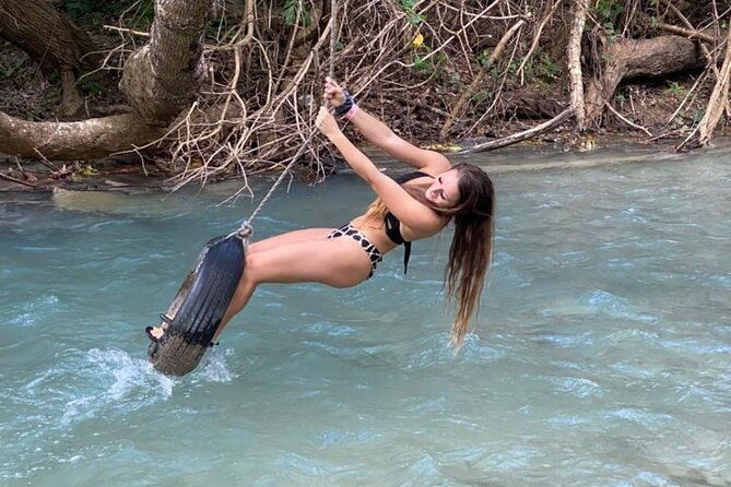 ocho-rios-amazing-blue-hole-and-chill-at-reggae-hill