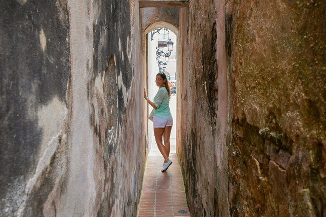 old-san-juan-walking-tour-with-fort-8-people-group