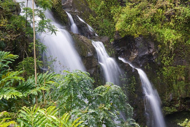 one-day-heavenly-hana-tour-island-hopping-from-oahu-to-maui-2
