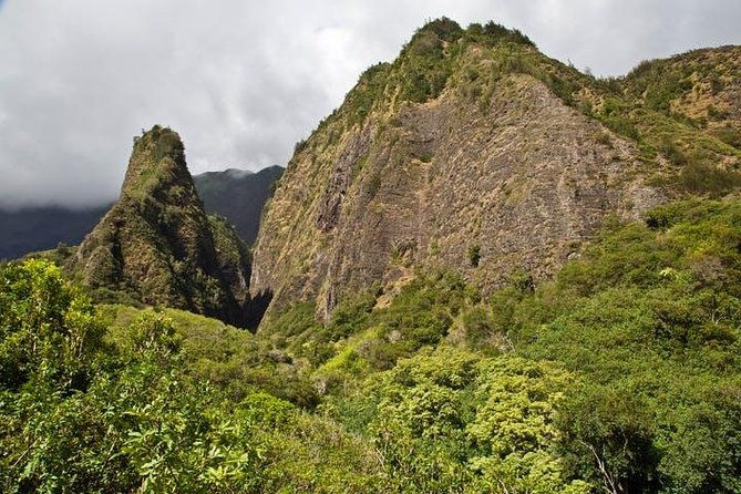 one-day-heavenly-hana-tour-island-hopping-from-oahu-to-maui