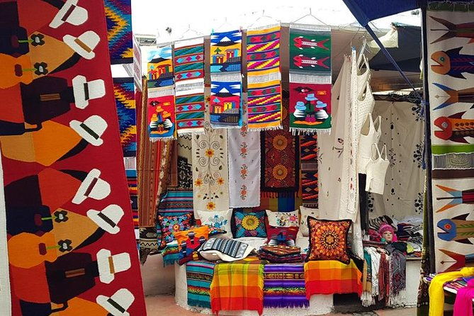 otavalo-market-bizcocho-peguche-tour-from-quito