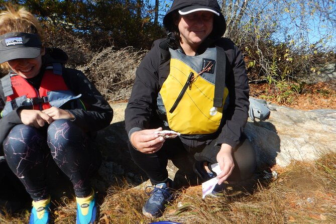 oyster-farm-complimentary-tasting-sea-kayak-tour-in-casco-bay-2