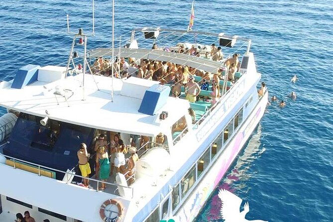 paradise-tour-4h-in-catamaran-through-mallorca-and-puerto-andratx-with-lunch