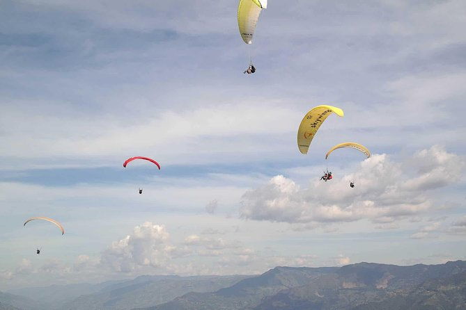 paragliding-adventure-from-medellin