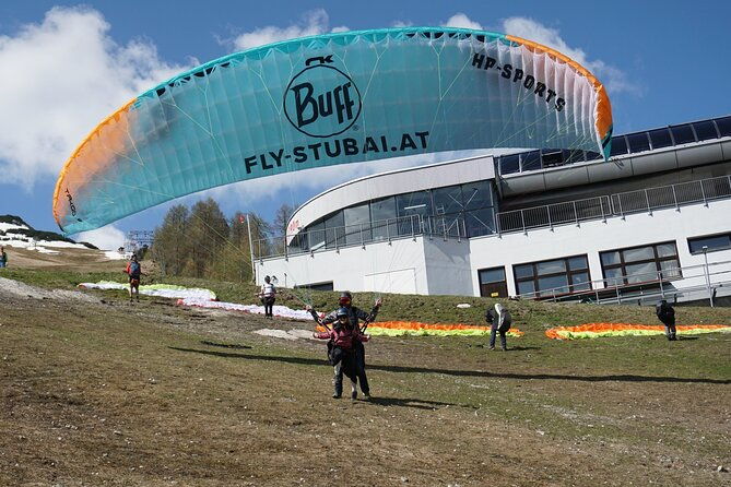paragliding-in-the-morning
