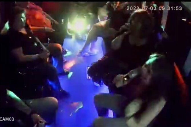 party-bus-dive-bar-bus-crawl-l