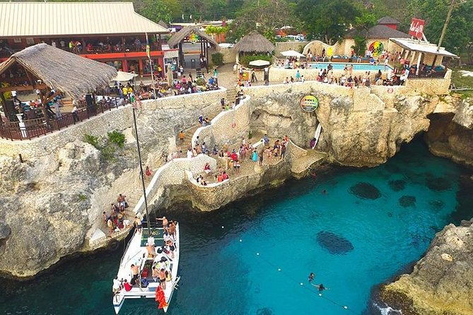 party-catamaran-openbar-music-negril-beach-ricks-snorkeling