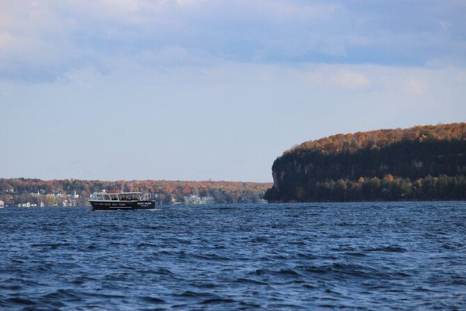 peninsula-park-caves-scenic-boat-tour