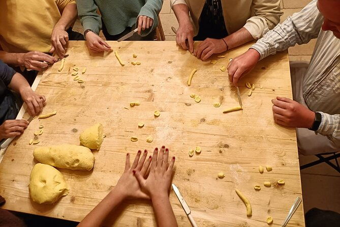 people-of-bari-unusual-guided-tour-with-pasta-making-at-grandma-house