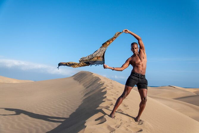 photoshoot-at-dunas-maspalomas-in-desert-beach-ocean-view