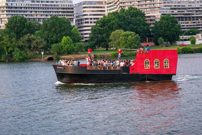 pirate-ship-treasure-hunt-cruise-along-potomac-family-friendly