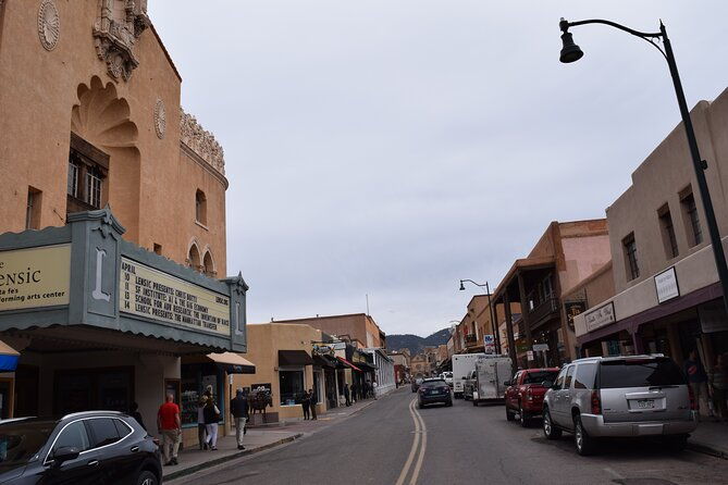 plaza-sip-savor-history-walking-tour-in-santa-fe