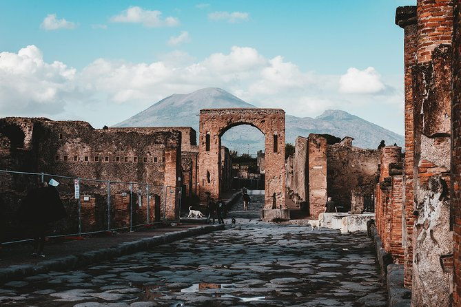 pompeii-private-tapsy-tour-for-families-with-kids