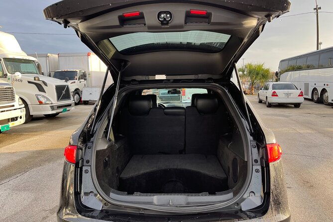 port-canaveral-to-orlando-airport-mco-luxury-sedan