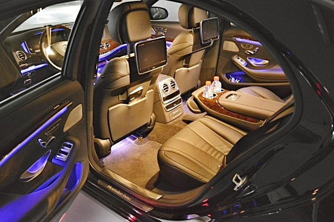 prague-airport-luxury-transfer-by-a-mercedes-benz-s-class
