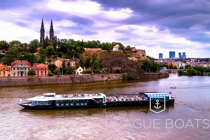 prague-boats-3-hour-dinner-cruise