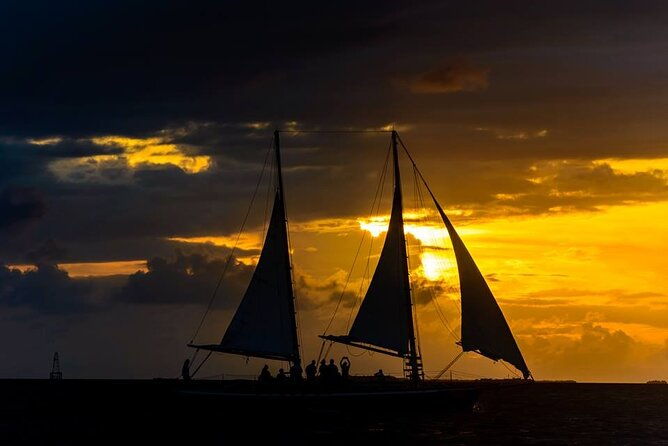 private-2-hour-wind-and-wine-sunset-sail-in-key-west