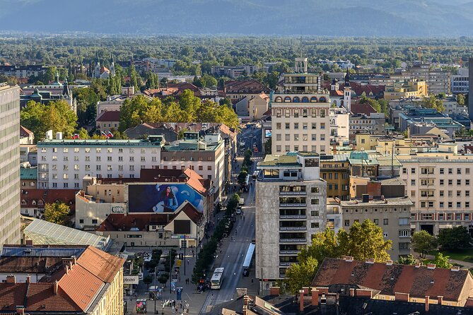 private-3-hours-walking-guided-immersion-tour-through-ljubljana