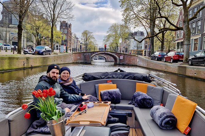 private-90-minute-amsterdam-canal-belt-exploration-cruise
