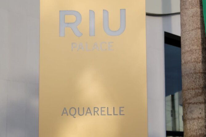 private-airport-transfer-riu-aquarelle-excellence-oyster-bay
