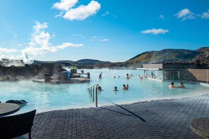private-airport-transfer-with-blue-lagoon-admission-included