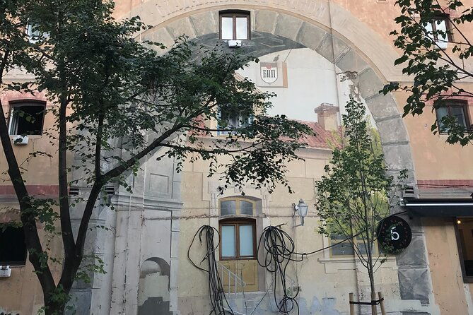 private-belgrade-street-art-and-adventures-walking-tour