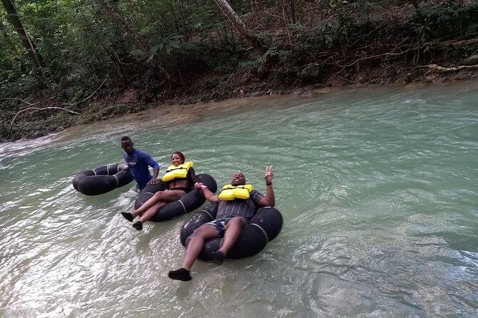 private-blue-hole-and-river-tubing-tour